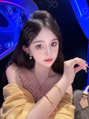 和平性感轻熟姐姐