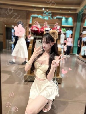 炮打肤白貌美妹子