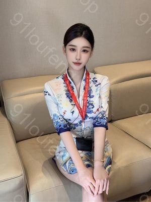 大E爆乳肥臀少妇