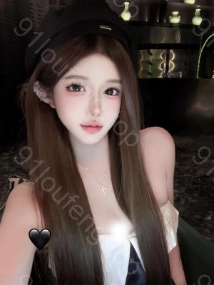 前凸后翘大胸御姐