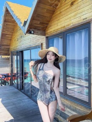 上城性感美妇小妮