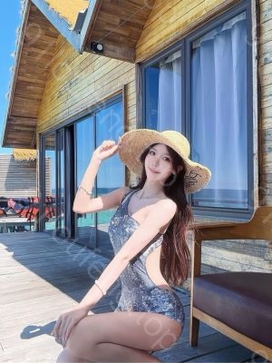 上城性感美妇小妮