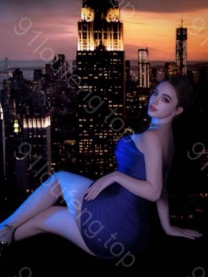 瑶海丸子头美妇