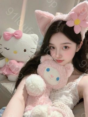 岛内安兜小妞