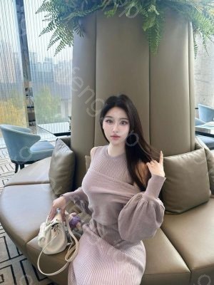 万象城附近小姐姐