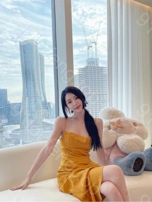 天然嫩乳刚下海的先天骚逼体质