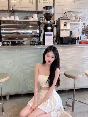 丰乳翘臀熟女，风骚依旧