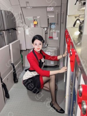 巨乳卡戴珊蔡蔡