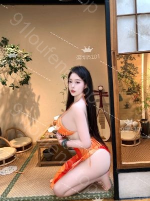 天河潭村爆乳气质美女