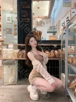 前凸后翘的妹妹口活一流