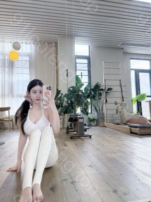 骚妇茜茜哺乳期