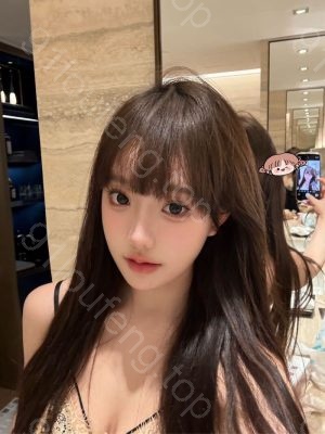 这么漂亮的妹妹在我胯下呻吟