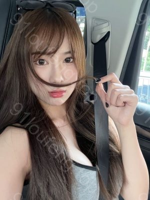 肤白性感F杯小姐姐