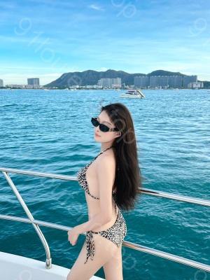 性感嫩妹逼紧汁水多