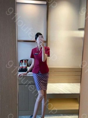 长腿美女汁水多啪啪卖力可